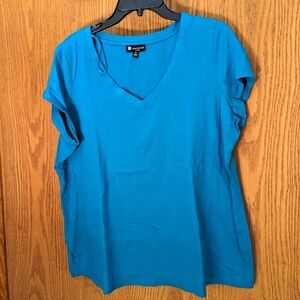 3/$40 NWOT Valerie Berteneilli Vee Neck T-Shirt